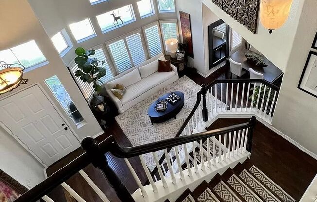 Beautiful 5 Bedroom/3 Bath 2 Story Home in Versailles Gated Community