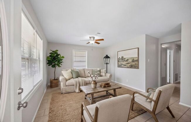 Move-in Ready Home in Southbelt/Ellington for Lease!