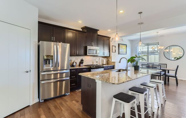 Spacious 2BDR Modern Townhome in Louisville