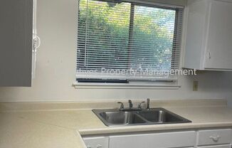 2 beds, 1 bath, $2,350