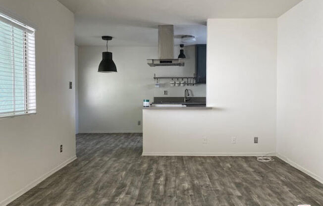 2 beds, 1 bath, 1,050 sqft, $2,675, Unit 4