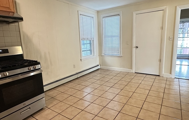 2 beds, 1 bath, 900 sqft, $2,100, Unit 1