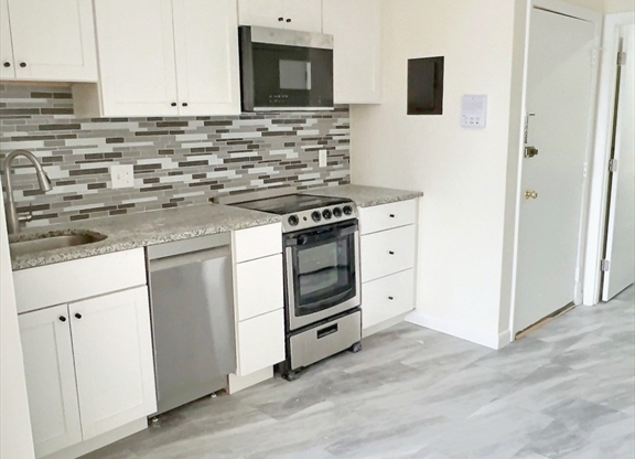 Studio, 1 bath, 999 sqft, $2,250, Unit 20