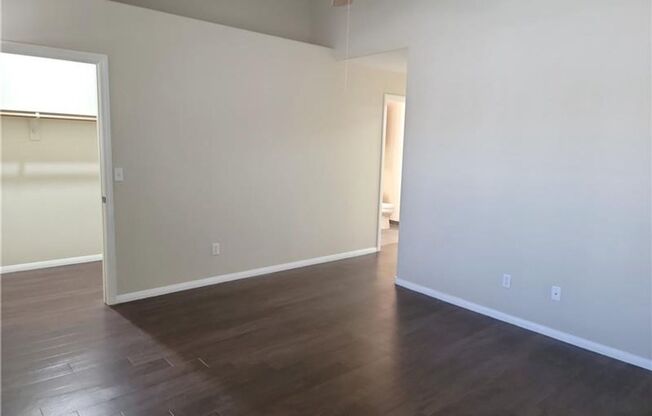 2 beds, 2 baths, $1,475, Unit Building #19