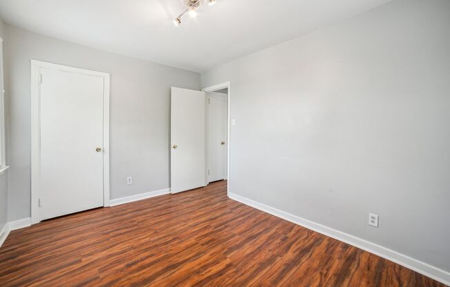 2 beds, 1 bath, 775 sqft, $1,060, Unit 643 Southcrest Court #3