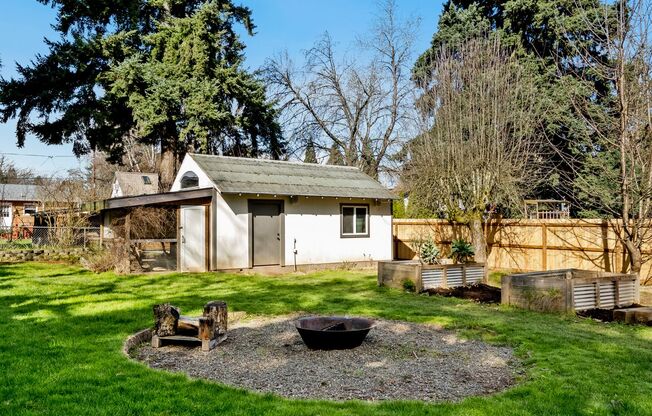 Adorable, fully updated 1-bdr/1-bath Milwaukie bungalow—Huge yard, storage, 1-car garage
