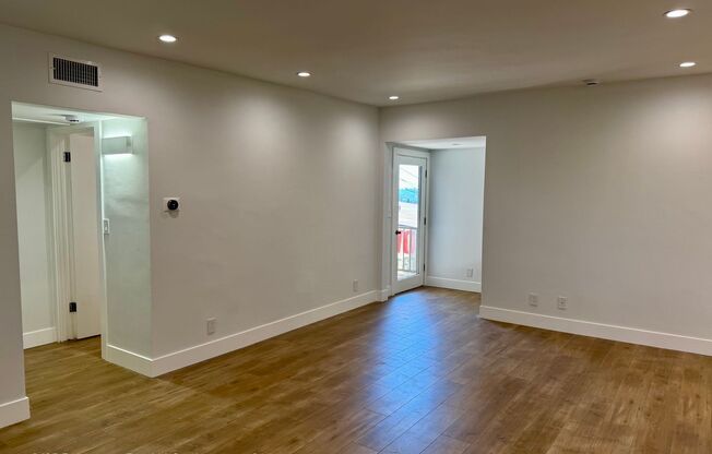 2405 Roscomare Rd LLC