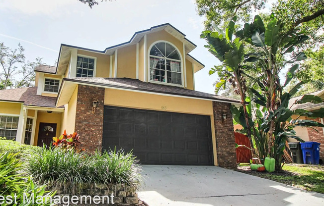 913 RED DANDY DR