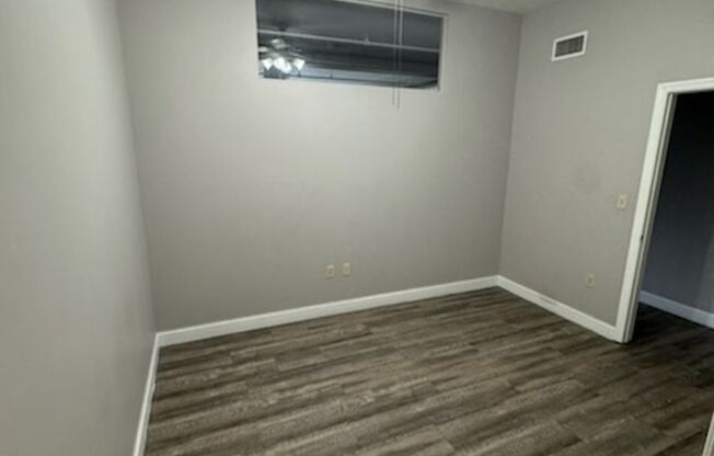 1 bed, 1 bath, 850 sqft, $1,350, Unit 303