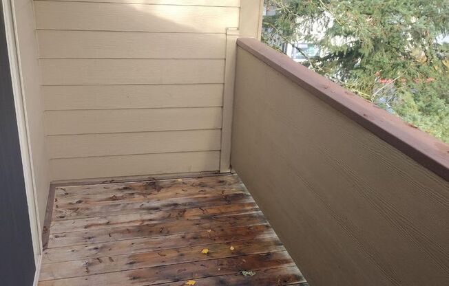 1 bed, 1 bath, 592 sqft, $1,250, Unit 010