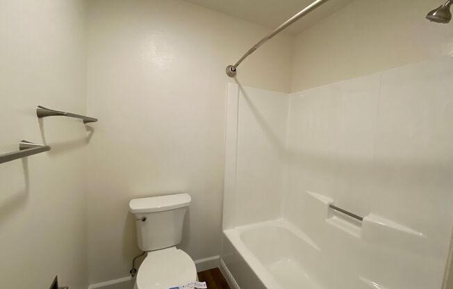 1 bed, 1 bath, 671 sqft, $2,425, Unit E-117