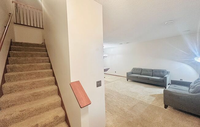 3 beds, 2.5 baths, $2,195, Unit UNIT D