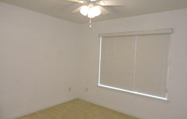 3 beds, 2 baths, $1,650