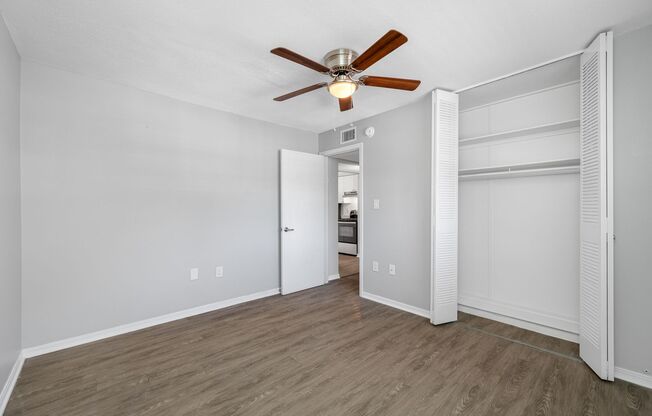 2 beds, 1 bath, 740 sqft, $1,395, Unit 211