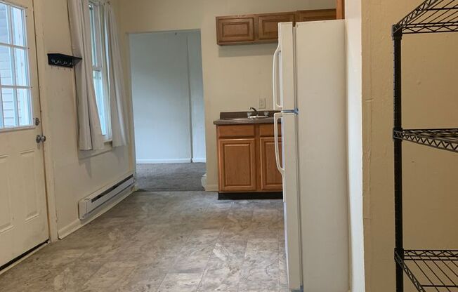 1 bed, 1 bath, $750, Unit Unit #2