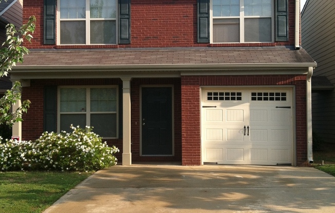 306 Lauren Dr: 2-story, 3BD, 2.5BA home with 1-car, attached garage. Conveniently located only minutes to I-85 access. Available July 2025!