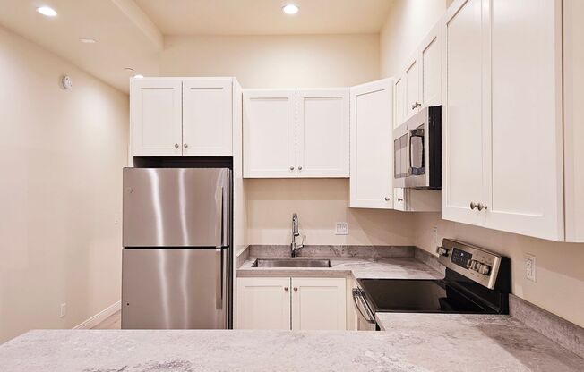 1 bed, 1 bath, 725 sqft, $2,675