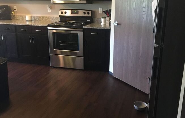 1 bed, 1 bath, 797 sqft, $1,525, Unit 5220