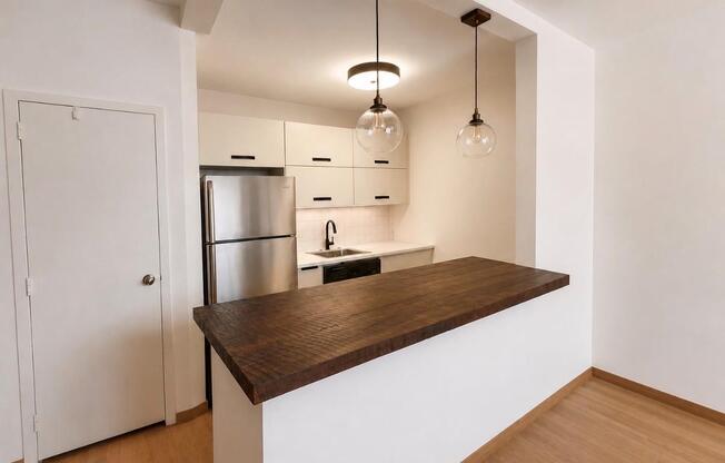 1 bed, 1 bath, 750 sqft, $3,150, Unit 14T