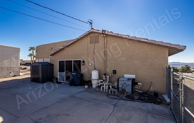 3 beds, 2 baths, $2,600