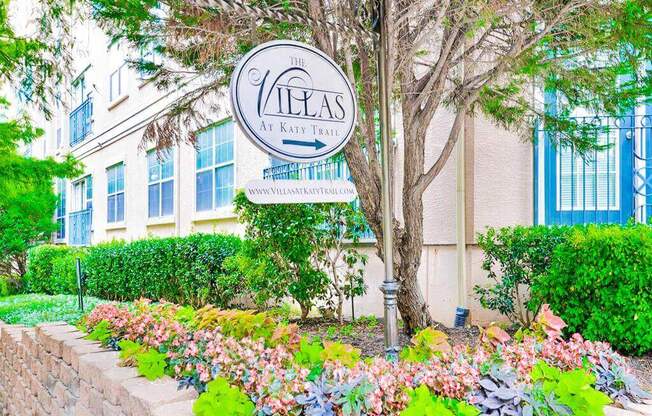 Direct Access to Katy Trail from The Villas at Katy Trail in Uptown Dallas, TX, For Rent. Now leasing Studio, 1, 2 and 3 bedroom apartments.
