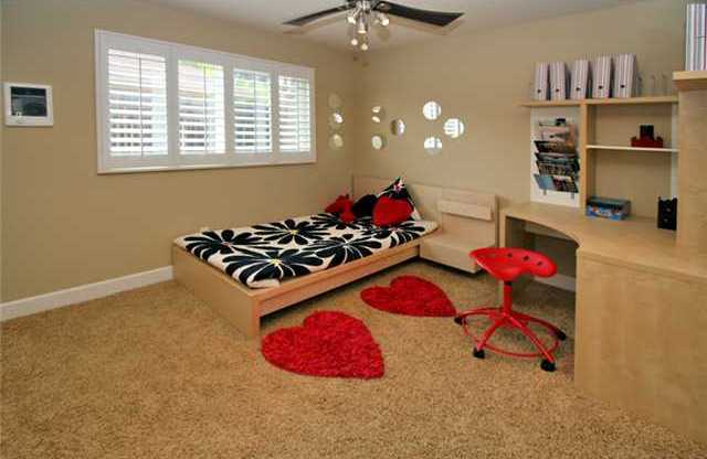 2 beds, 1 bath, 800 sqft, $2,375, Unit 29