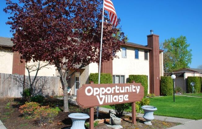 $1,075 / 2br - ►► Valley 2Bd 1Ba Apt with POOL! #3030 ◄◄ (Spokane Valley)