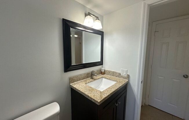 Studio, 1 bath, 550 sqft, $1,395, Unit 106