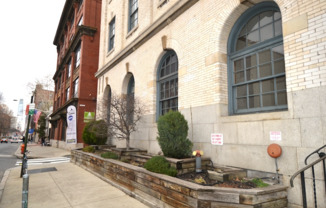 225 Arch St, Philadelphia PA 33