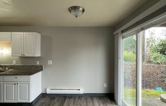 2 beds, 1 bath, 850 sqft, $1,495, Unit 05