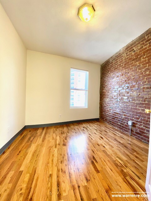 840 Huntington Ave.