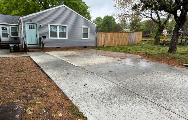2 Bedroom, 1 Bath Duplex Near NoDa