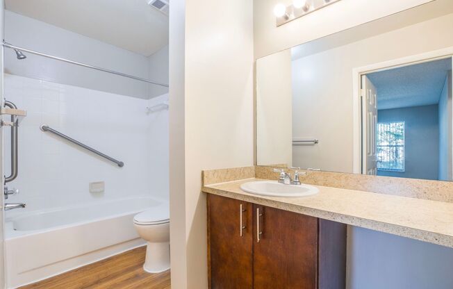 2 beds, 1.5 baths, 1,075 sqft, $2,040, Unit 15101