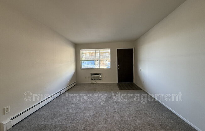 3041 W Hamilton Pl