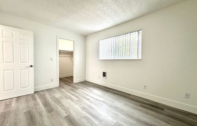 1 bed, 1 bath, 550 sqft, $1,245, Unit 30