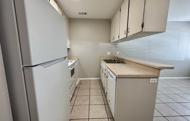 1 bed, 1 bath, 522 sqft, $800, Unit E