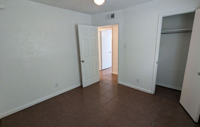 2 beds, 1 bath, $1,250