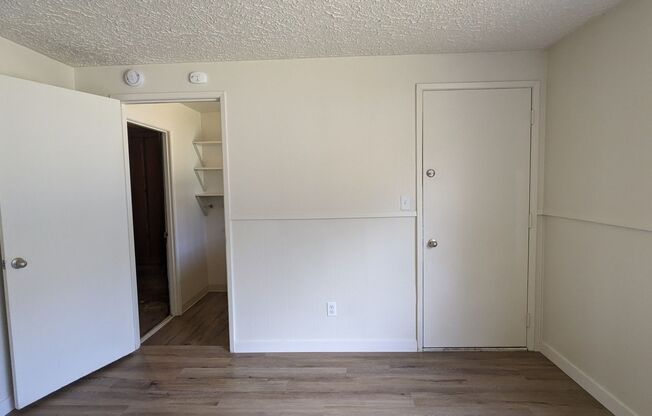 3 beds, 1.5 baths, 1,500 sqft, $1,893, Unit 2712-3