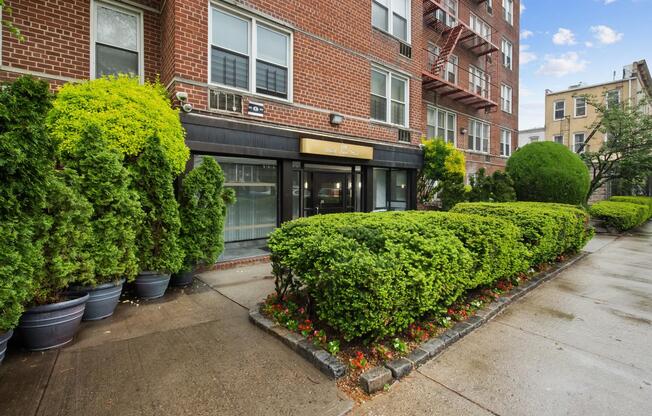 720 E 31 ST