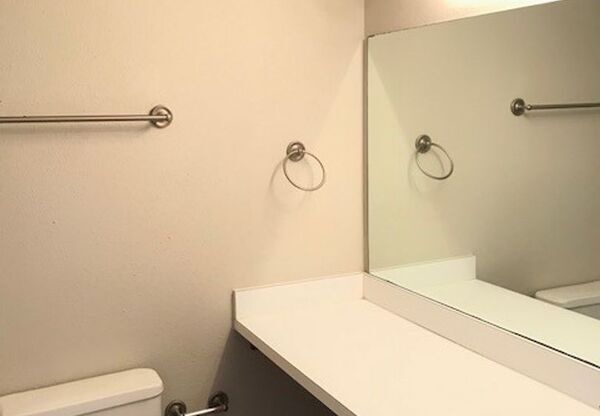 120 BLUE PT WAY