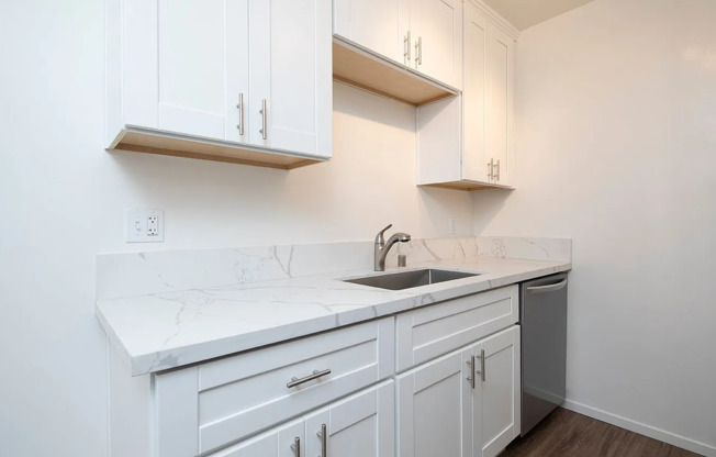Thomas Ave, 925