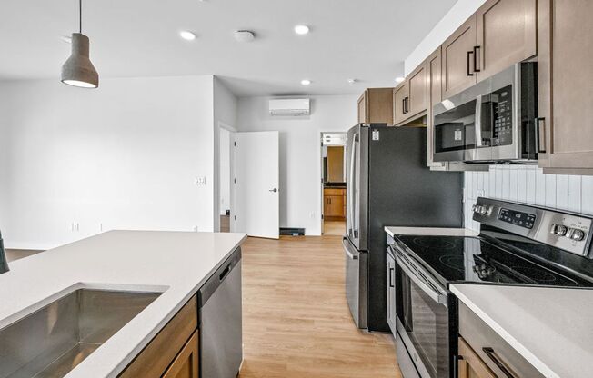 2 beds, 1 bath, 838 sqft, $1,895, Unit 413