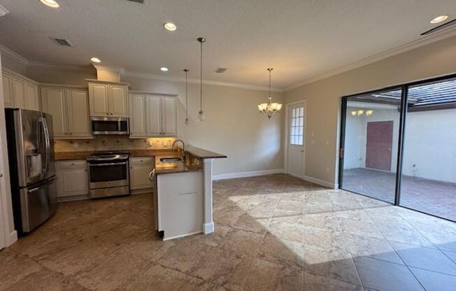 Newly renovated 4 Bedroom 3 1/2 Bathroom Town Home in Windermere