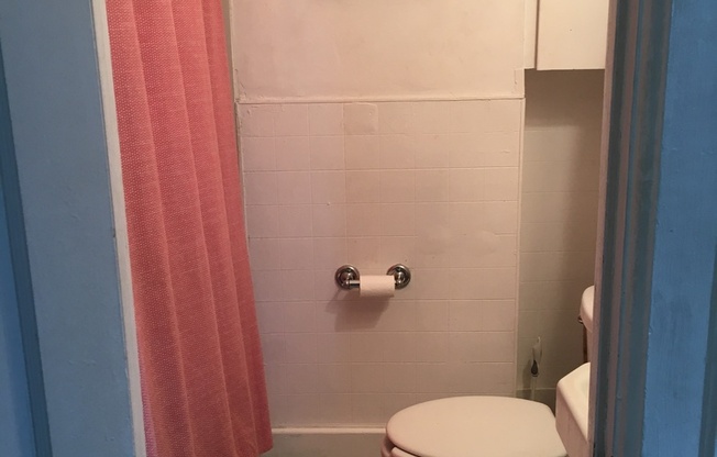 1 bed, 1 bath, 700 sqft, $1,200, Unit Apt C
