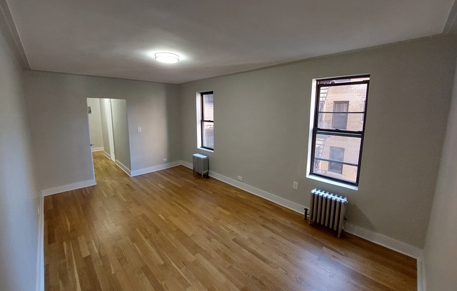 253 W 16 ST