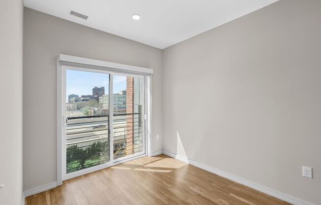 1 bed, 1 bath, 614 sqft, $2,140, Unit 427