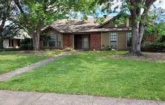 246 CREEKSIDE LN