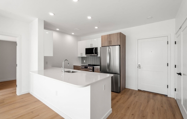 2 beds, 2 baths, 1,011 sqft, $5,500, Unit 203