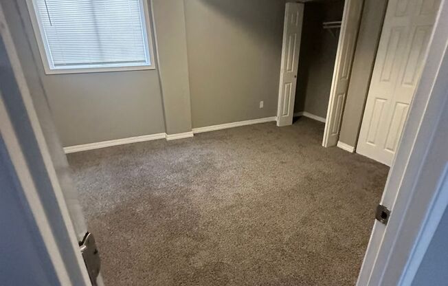 2 beds, 1 bath, $900, Unit Unit 5