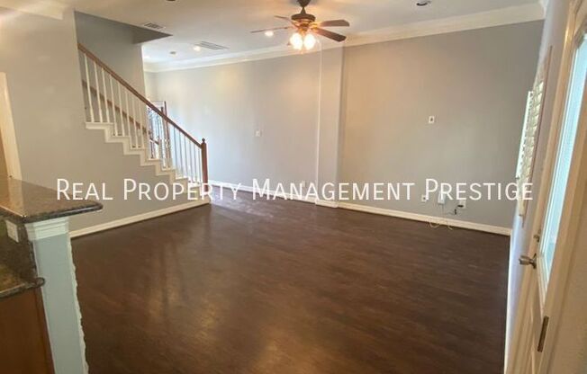 1109 W 15 1/2 ST